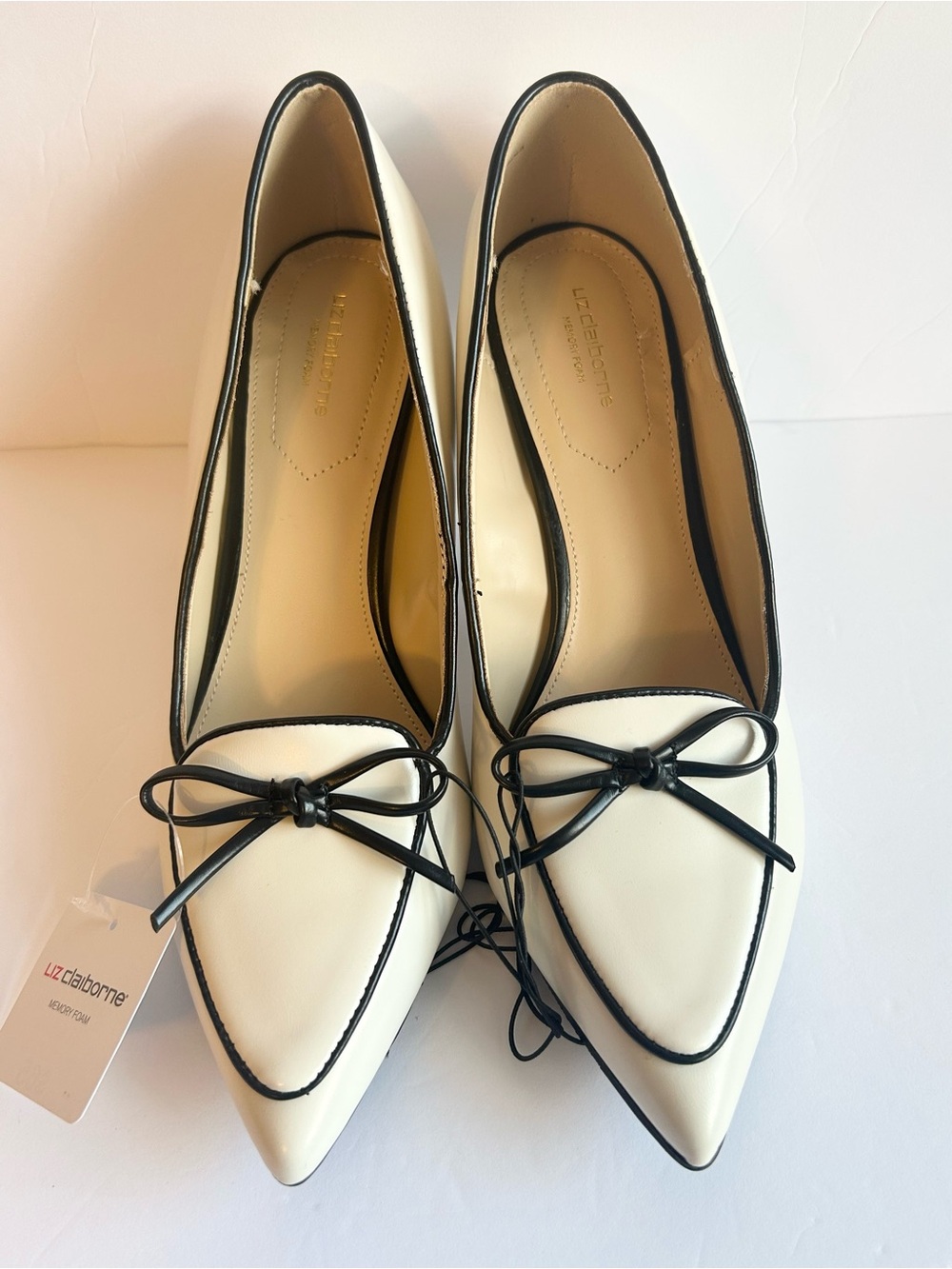 Liz Claiborne Cream Pointed-Toe Pumps with Black Trim and Bow - Picture 2 of 7